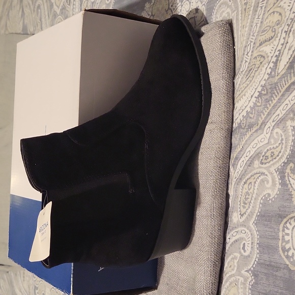 Arizona black suede western boots. - Picture 2 of 6